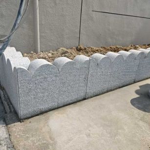 贵州 芝麻白花岗岩花边石铺装效果图