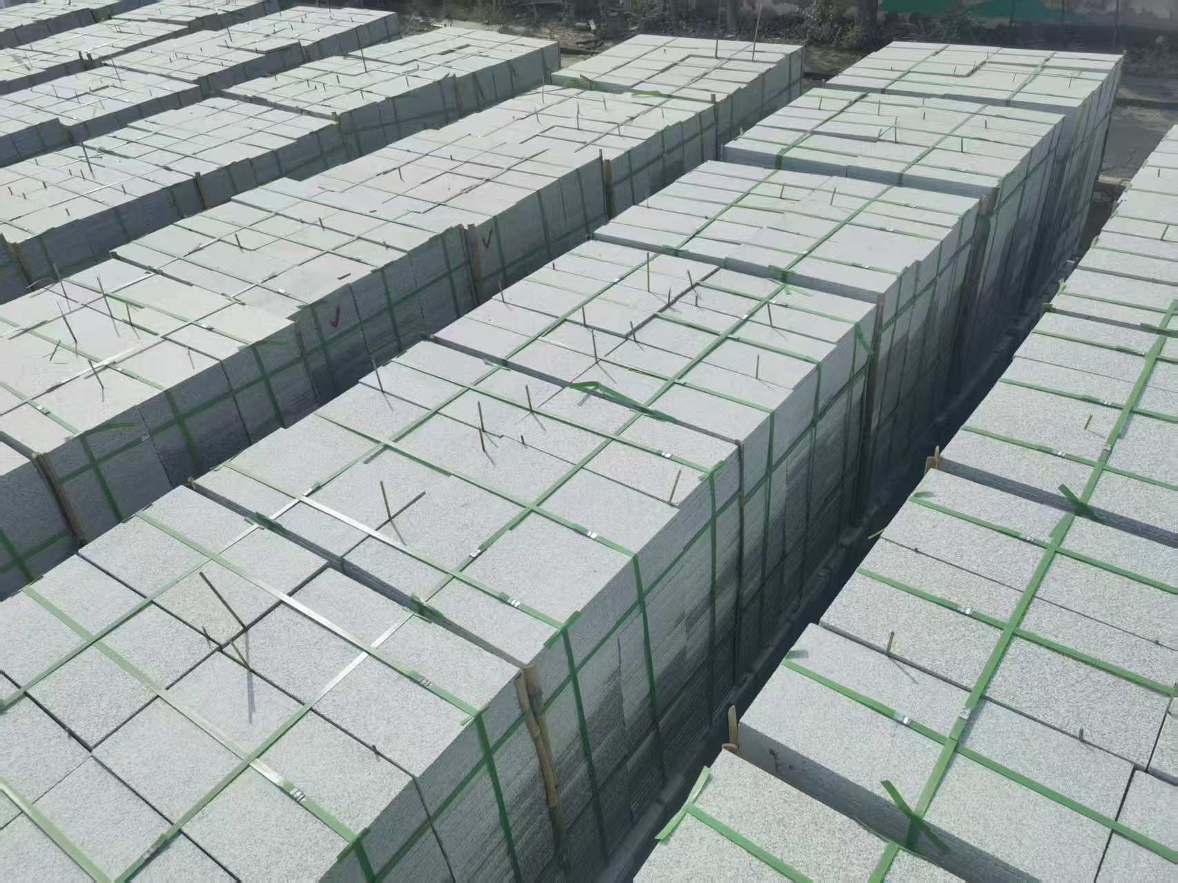 贵州 芝麻白1.8公分火烧300*600地铺，清仓大甩卖
