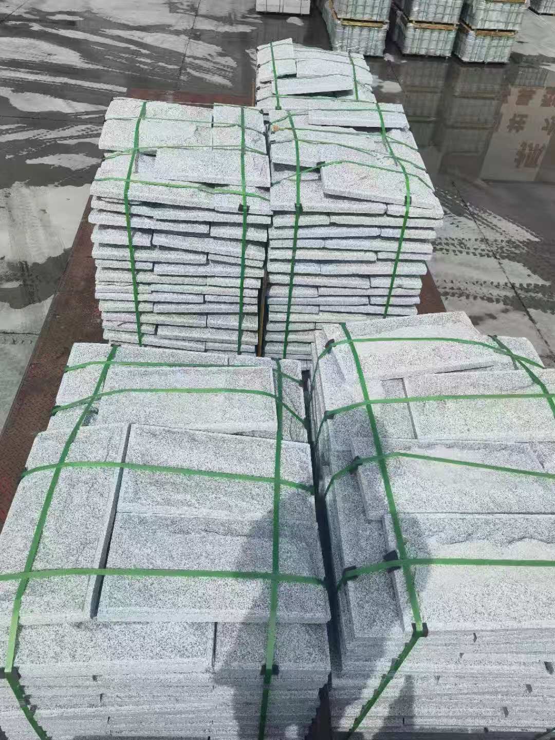 贵州 芝麻白蘑菇石装车出货